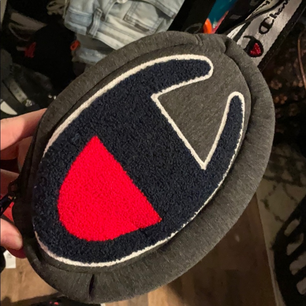 Champion shoulder bag